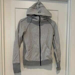 Lululemon Full Zip Hoodie Womens Size 4 Gray Striped Thumb Holes Hand Pockets
